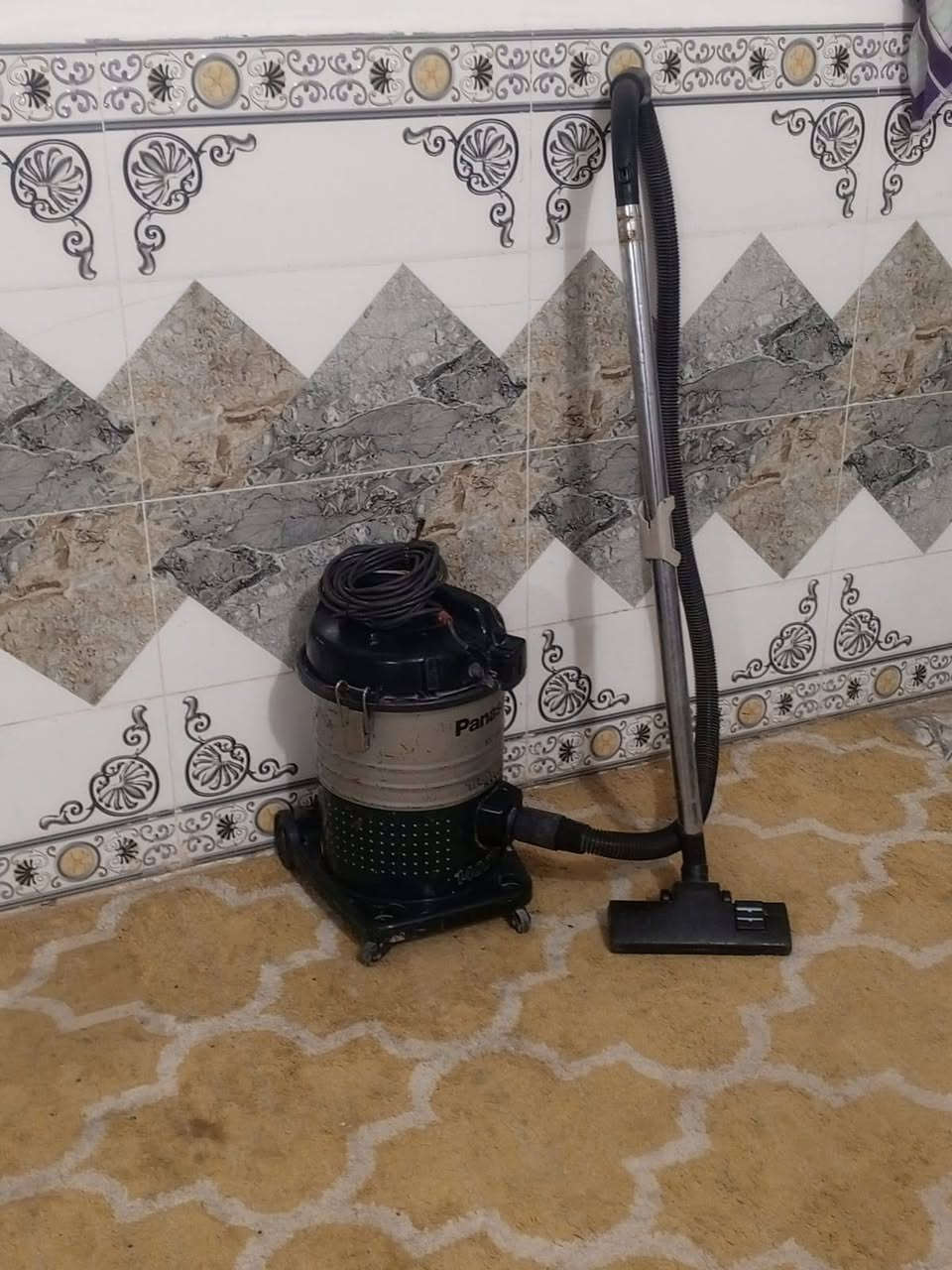 سلام عليكم مكنسه كربيه شغاله سعره35 ومتواجد عل الواتساب ‎0787 879 5897
