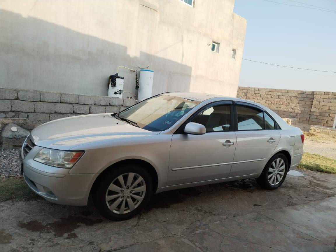 السلام عليكم
للبيع سوناته كير عادي موديل ٩ محرك 2400    ويل ١٧ سياره بدون ضرر عده الباب الخلف انفر رش فقط ليبل واحد رقم دولي بسمي كاربون بازين بيه سعر ١٢٧ وبيه مجال فليل رقم الهاتف.. ***********..
