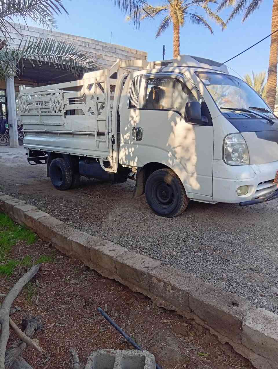 السلام وعليكم ورحمه الله وبركاته للبيع كيا موديل 12 بلادية رقم وسنوية مكفولة كفالة  عامة التفاصيل على الاتصال 
***********
 والمكان ديالى الخالص الوندية 
والسعر على الاتصال
