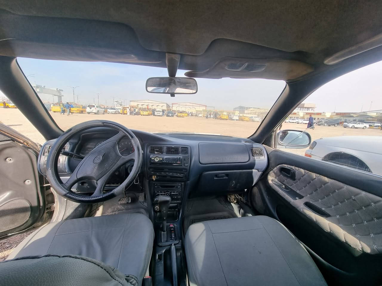 السلام عليكم
سيارة كورولا موديل 1992  للبيع 
السيارة مصبوغة عام قبل شهرين بدون حادث تجديد صبغ فقط 
كير و محرك شغالات و التبريد سستم كامل فقط ضعف في الكومبريسر 
السعر المطلوب 43 ورقة 
للتواصل الرجاء الاتصال على رقم الهاتف فقط 
***********
