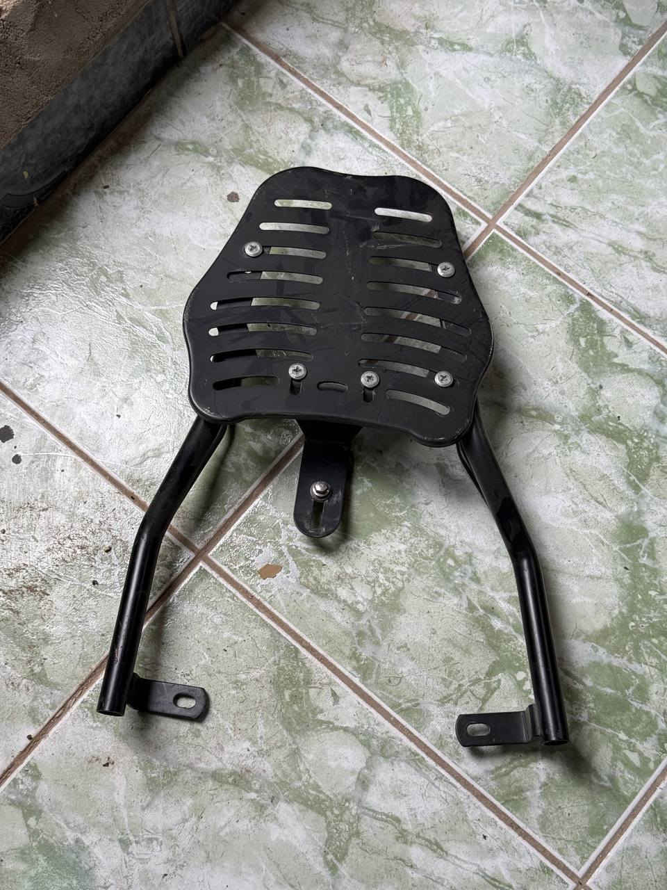 للبيع غراض ماكس 
١_كفرات اصليه مختمه 
٢_كاسحه ثقيله اصليه تحكم 360
٣_كابريتر عدد3 وحده اصليه وثنين تجاريات شغالات 
٤_قايش Tmp
٥_قطرة دهن
٦_بوشه وبستم بلادي اصلي ختم 49 
٧_دبلات امامي يرادلهن تجفيت مااعرف ابيعهن هيج
٧_تاير جديد 
٨_بكلايت خلفي هوه وتفرعاته 
ابيعهن شلعه او مفرد وعندي توصيل لجميع المحافظات مكاني بابل


**إذا كنت صاحب هذا الإعلان وتريد حذفه لأي سبب، رجاءا أرسل رسالة إلى الدعم الفني**