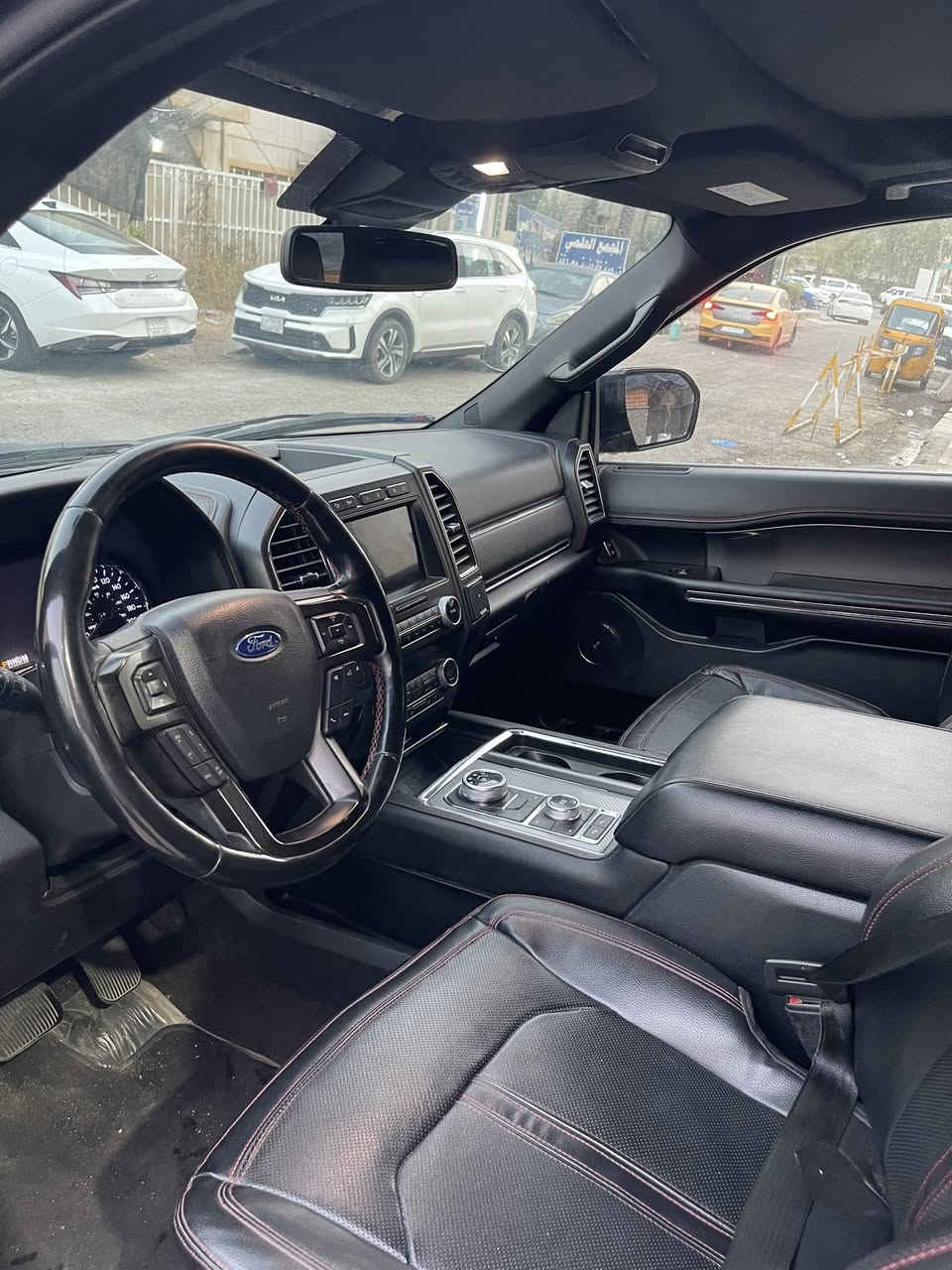 اكسبدشن ٢٠٢١
وكاله الكاصد
مكفوله عدا شخط بالهلال الجاملغ
ماشيه ٦٥ الف كيلو
فول ١/١ 
دوسات كهرباء 
مكان السياره شارع فلسطين
***********
