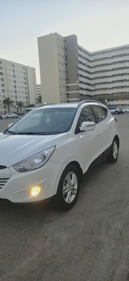 تحيه طيبه..
توسان خليجي للبيع فقط 
موديل ٢٠١٣
مكينه ٢٠٠٠ دوش
سياره جديده ماشيه ١٣٠ الف
مكفوله من الصبغ والبارد والتبديل عدا طعجه بالجنطه ورصعات خفيفه بالقماره سونار مرفق 
كير مكينه مكفولات 
مدوشمه ارضيه وكشنات 
شاشة تاب
كامره بالمرايه
حساسات خلفيه
اي نقص ما بيها 
عنوان بغداد بسماية 
السعر ١٤٠ ورقه
الشراي يتصل ويدلل 
***********@
