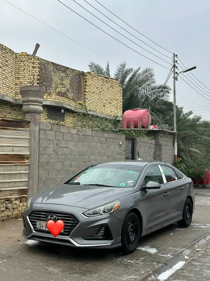 سوناتا 2018 وارد امريكي
مكينة 2400gdi مكفولة من الفتح والتبخير والاعطال
كير AT مكفول من الفتح والمشكال
رقم بصرة حرة مميز بأسمي 
كفالة من التبديل والصبغ والاصوليات 
ماشية 100 الف 
كير محرك تبريد حدادة اطارات قطع غيار كلها مكفولة
عليها ادامة كاملة وبرمجة وبدون اي نقص شرط اي نقص بيها انا اتكفل بي
مواصفات se اعتيادية 
السيارة جداً جداً نظيفة وبدون مشاكل
عنوانها بصرة 
***********
سونار موجود راسلني ادزه الك
السعر 120

