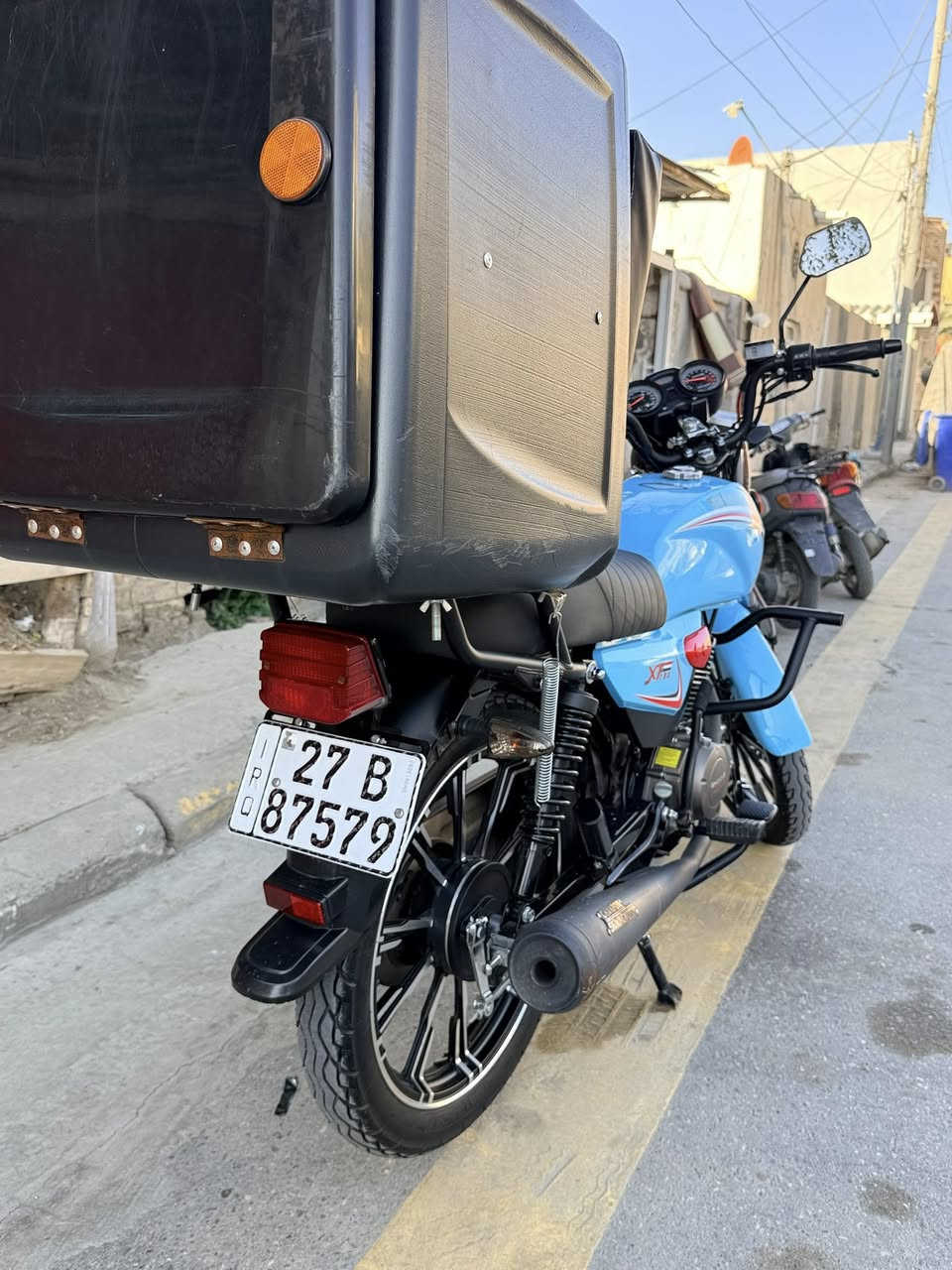 سلام عليكم شباب شاينك للبيع رقم الدراجة (ناصرية) أنا رقمتها ومشيت ب معملتها أسبوع كامل كمل علية 350 ألف لوحات ثنين لوحة على دراجة ولوحة مضمومة والرقم حلو السنوية موجودة وبأسمي ورقم على قاعدة حديد أصلية الدهن لي أستخدمة موتل سعر التر 17 ألف من القيثارة وعندي زوج ربلات درع هدية وي الدراجة وعليها لايت زنون مروحة سعره 50 ألف مال سياره والصندوق والتجوه هدية سعر الدراجة  (2050) وبيها مجال بسيط وسلامتكم وخوان رجاء أخوي لي ما يشتري لا يتصل مع كامل التقدير 
رقمي : *********** مكاني :الأدارة المحلية
