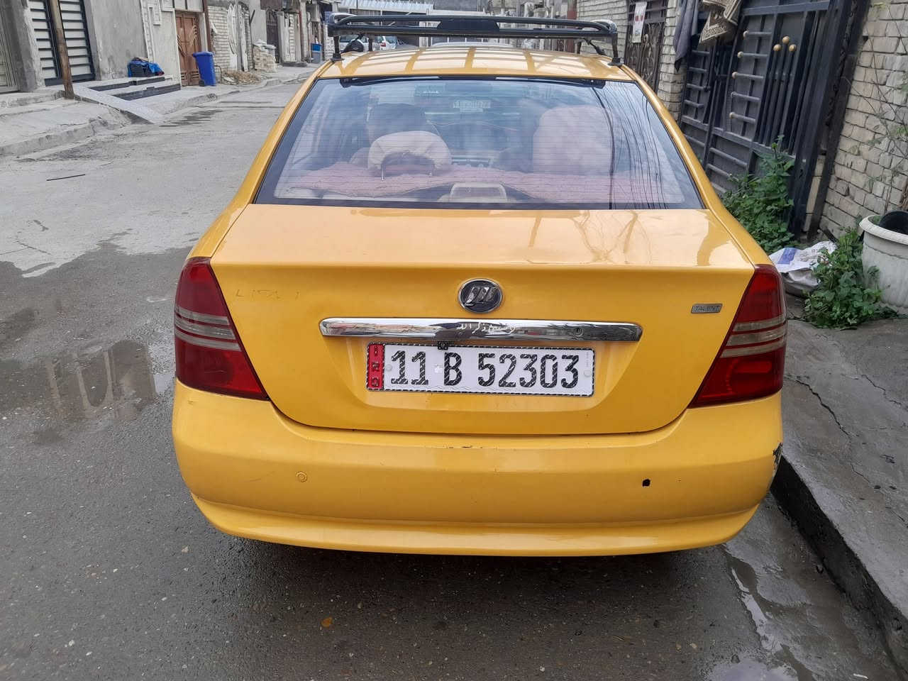 متاح سيارة ليفان موديل٢٠١١ سيارة بغداد رقم انكليزي  ابسمي عنوان سيارة بغداد شعب  محور كير مكينه كورلا  تخم تاير جديد  سعر ٣٨ ورقه علمن تبريد عاطل مصفره هيه ***********
