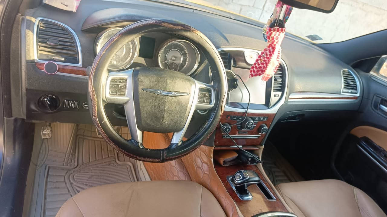 السلام عليكم أوباما موديل 2012 محدثة بس خار حادث بس الصندوك.  ومفتوحات جاملغوات اثنينهن المامية مال التحديث. السعر 175 وبيهة مجال اتصل وادلل 
***********
