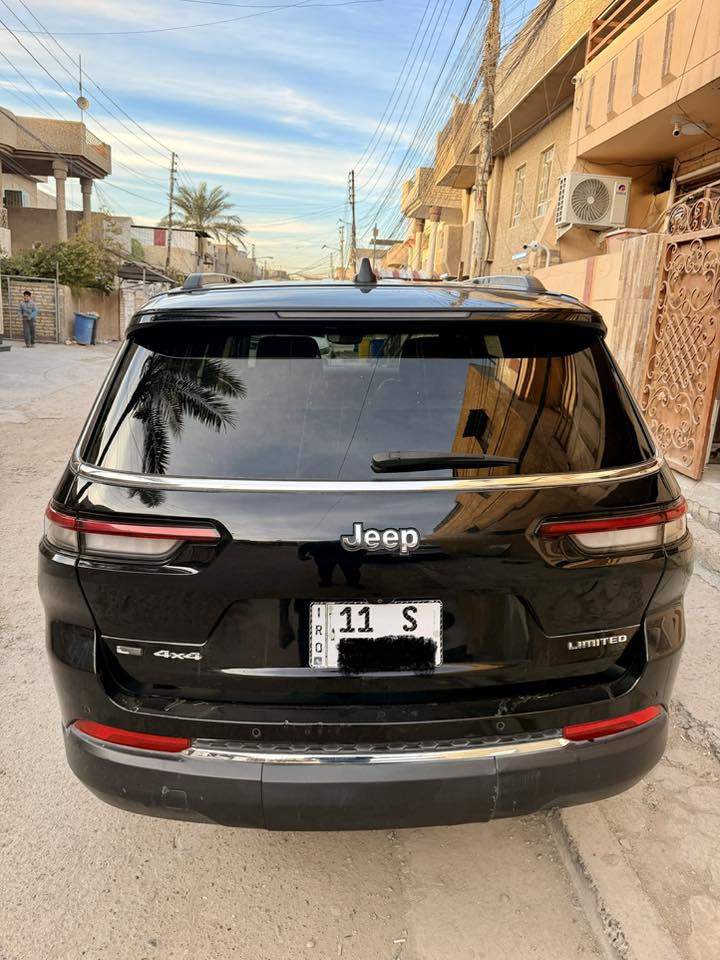 السلام عليكم جيب كراند شيروكي لمتد فور ويل  2021 وارد امريكي
المسافة المقطوعة : 44 الف كيلو مو ميل 
#مواصفاتها
1. تشغيل عن بعد
2.دمام خلفي
3.كشنات جلد لون بيجي 
4.كشن السايق ميموري
5.كشنات الاماميه كهرباء
6.صندوك كهرباء
7.حساسات خلفيه
8. 3 قطع تبريد 
9.رادار امامي و خلفي 
10.ثلاث وضعيات قياده
11. كير ماوس
12. نظام منحدرات
13. هيترات بالكشنات الامامي و الخلفي و الستيرن 

الحادث بدون قطرة صبغ 
تقرير مياه امطار بس شرط جايه تشتغل من امريكا وطلعت من امريكا ماشيه 6 كيلو فقط وحاليا ماشيه 44 الف كيلو 
وشرط كلشي بيها على وضع الشركه و على الفحص 

*********** 
*********** 
ابو ادم
