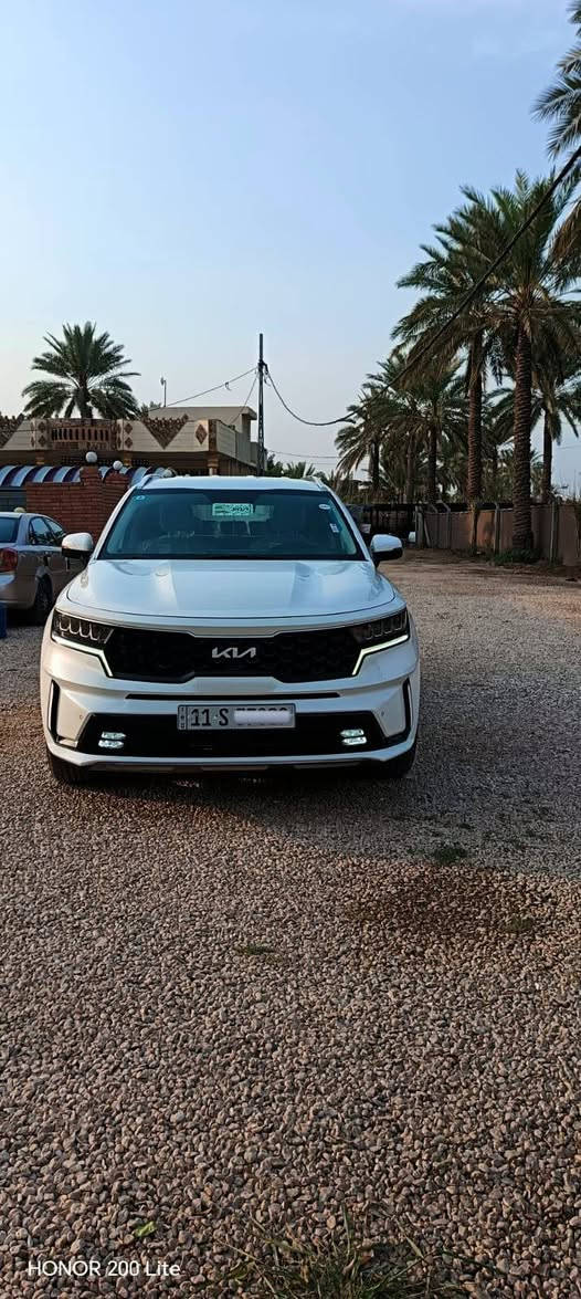 سورنتو 2023 ضمان الشركه الدوليه رقم بغداد أنكليزي 
محرك وكير مكفولات وضع الشركه 
فول مواصفات عدا البانوراما
كير ماوس شفتات ستيرن كشنات كهرباء بالكامل 
حساسات أماميه وخلفيه داخل ابيض 7راكب 6 سلندر
اريل نفكيشن شاشه متصله و تدعم نظام كاربلي واندرويد أوتو شاحن لاسلكي أوتو هولد أنظمة قياده متعدده 
لايت 3 عدسات زنون أصليه 
جنطه كهرباء كامره خلفيه دواره دخول ذكي اناره ترحيب علامة سورنتو بالدوسه بردات خلفيه اصليه 
سبير الشركه مانازل  
السعر 285 $ وبيها مجال 
أتصال ***********
