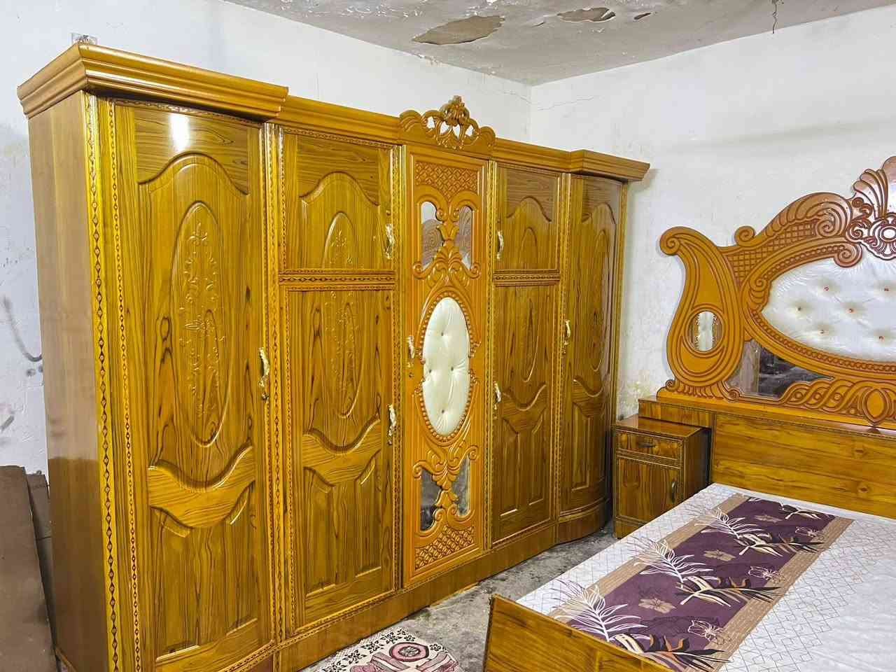 غرفه اخشاب مستعمله نظيفه جدا مديل نفخ مقوس 5ابواب ملحق الزاويه كنتوريه ملحق الضهر جرجوبه براغي السعر 650بغداد *********** متواجد واتساب
