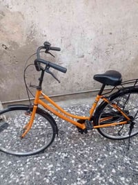 اسلام عليكم حبايب بايسكل للبيع مال رنبه صاره 8 تيام من نزلته من الرنبه...