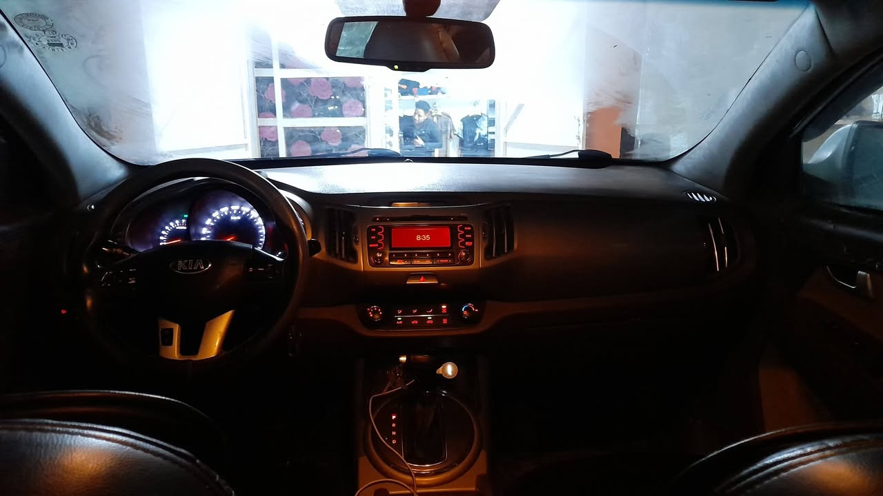 سياره كيا سبورتج 
موديل 2014 
رقم دهوك دولي مسطره
السياره بأسمي اني شرعيها  
تدفئ تبريد تحكمات
 جهتين
حساسات دعاميات ،كامره خلفيه مرايه حساس 
ويل كروم  18 مرغوب
مري اشاير * شفط 
الدشبول لونين 
حجم محرك 2400 مرغوب 
ملاحضه بيها قطع صبغ انطيها صبغ عام شرط بدون دواخل سياره مال بيت 
السعر 115$ بيها مجال 
مكاني النمرود 
***********

***********
