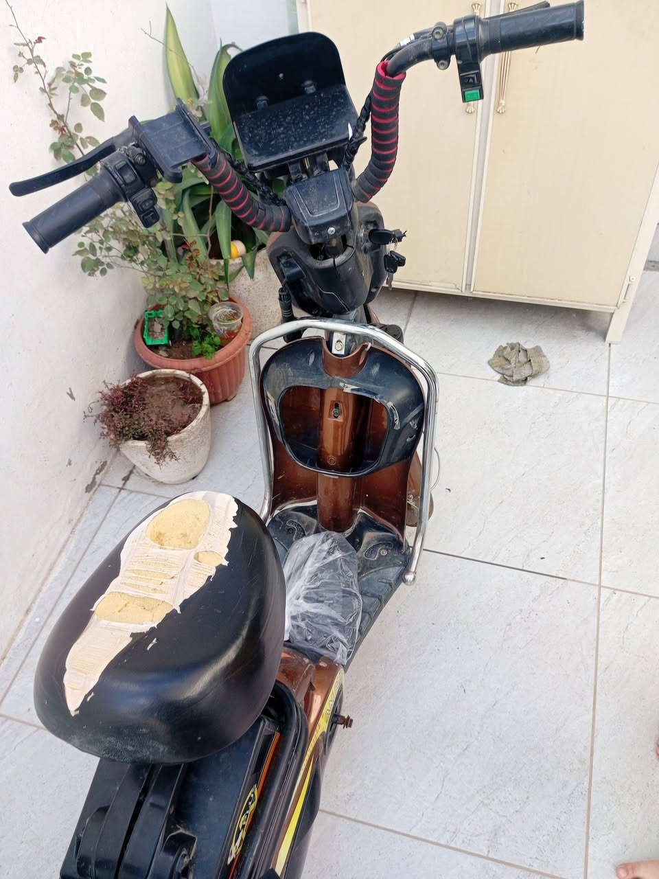 بایسکل شحن للبيع ٥بطاريات ٣بطاريات منهن أخذته قبل ٢شهر عقل اليوم بدلته سعر ٢٠٠الف ومجال قليل


**إذا كنت صاحب هذا الإعلان وتريد حذفه لأي سبب، رجاءا أرسل رسالة إلى الدعم الفني**