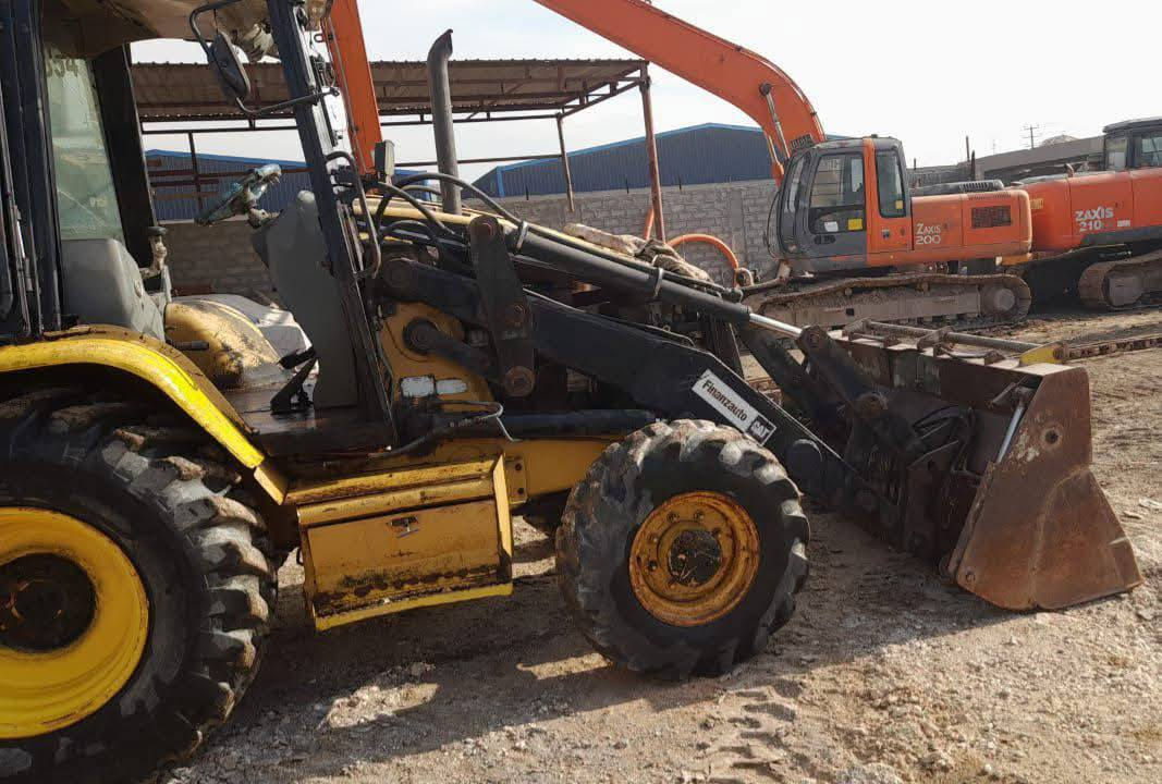 اخوان حفاره كتر البيع بدون رقم مديل 200 عمية بدون سلايت حفاره جاي تشتغل محركهة حلو مال واحد يريد يعيش بيهة رقم الهاتف واساب موجود ***********
