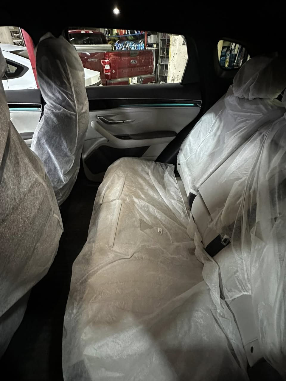 السلام عليكم بي واي دي سونك بلص للبيع 
تحتوي على شاحنه الشحن السريع 
ماشيه ١٧٣٣
خاليه من الملاحظات
للاستفسار ***********
