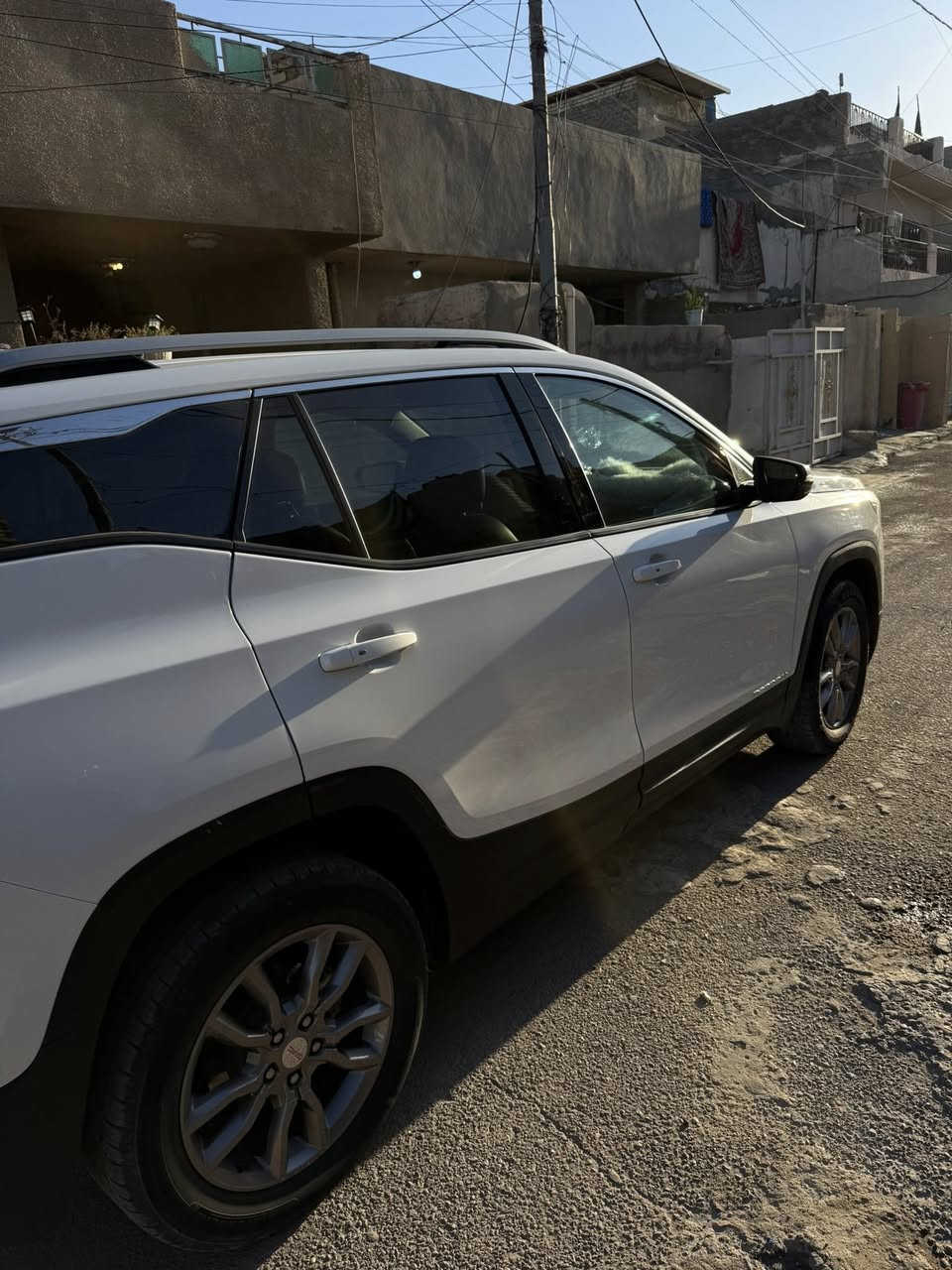 جمسي تيران 2023 فول SLT سياره جديده جدا غير مرقم بعدها حره اي نقص مابيها اني مستوردها ع ايدي حادثها بسيط كلش فقط شباك دعاميه فقط صور عندي ممتواجد ع نت نهائي فقط اتصال *********** عارضها ب175وبيها مجال للطيبين عنواني بغداد الدوره
