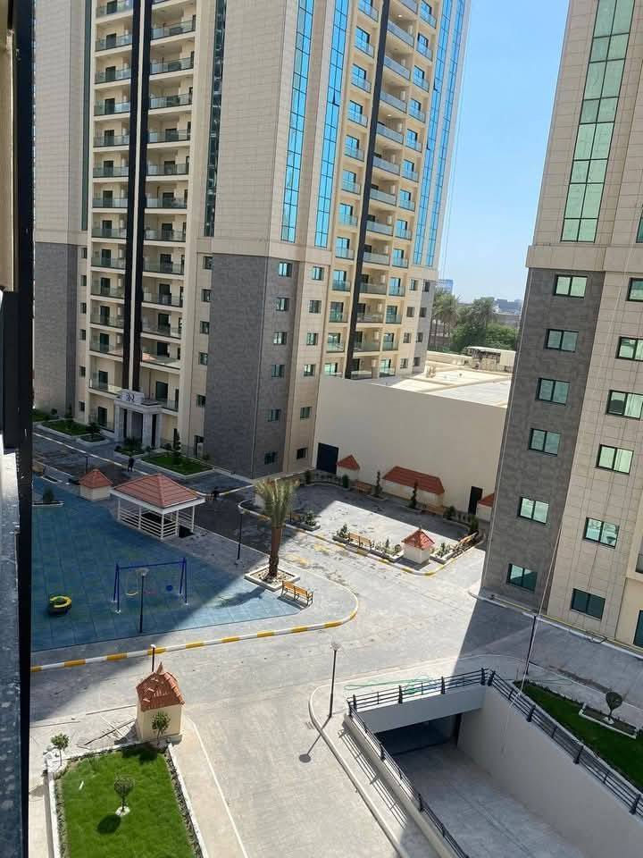 شقه لبيع مجمع رويال ستي بغداد المنصور انسب الأسعار البيع ارخص من سعر الشركة واستلام الشقه 2026 مساحة 214 متر الاستفسار الاتصال على الرقم *********** وات ساب وانا مالك الشقه باقي قصطين على الشقه 90 الف دولار بيع مستعجل  الاستفسار على السعر خاص او اتصال وات ساب
