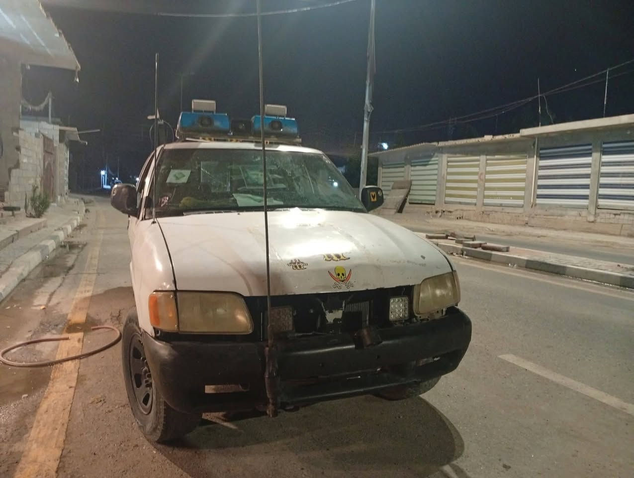 جمسي موديل 2006سياره نضيفه مجفته مره وحدة لاتنقيص ولا تبخير سياره خير من يم الله ادوات ادوات ادواتت  مكان بغداد المعامل السعر 10ورقات وبيهة مجال ***********
