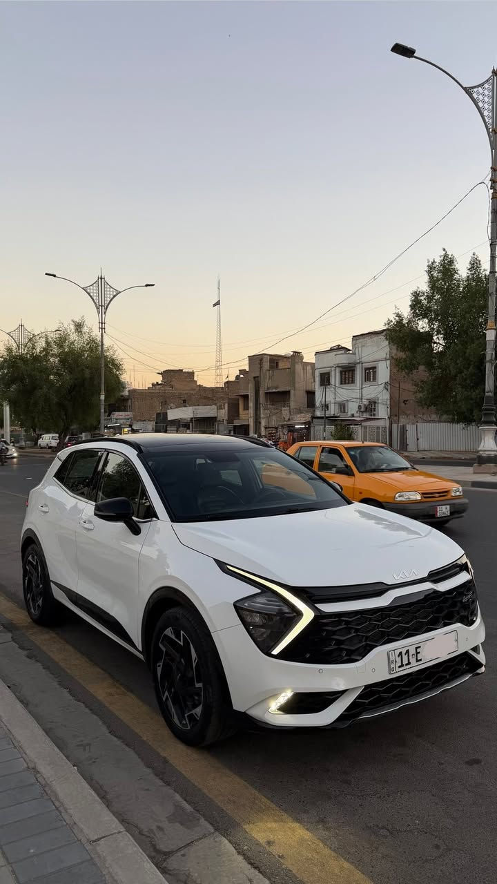 السلام عليكم 
كيا سبورتج 
جيتي لاين 2024
ماشيه 28,000km
كفاله من كلشي بيها رصعات ثنين على وضعهن 
بدون بارد بدون صبغ بدون تبديل
23,300$$ وبيها مجال بسيط 
بغداد 📍
***********
