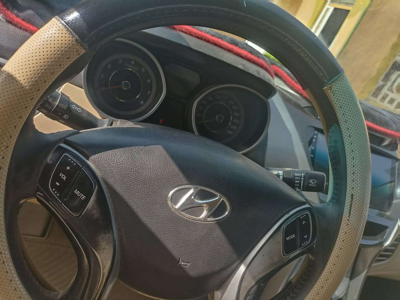 النترا مضلع 2013 فول مواصفات بيهه شبر واحد صبغ الباقي كفاله محرك 1800 كير مكفول سعر 110 وبيهه مجال هذا رقم ابو السياره ***********
