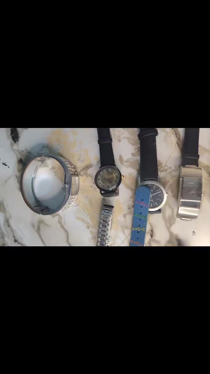 شلعه ساعات رجالي 26 قطعه سعره قطعه على 15 ساعات نسائي نصب تكويك واحده او توماتيك 20 قطعه الواحده على 10 ساعات نسائي 26 قطعه على 10 البيع شلع اخوان مابيع مفرد رجاء خاص مفتوح


**إذا كنت صاحب هذا الإعلان وتريد حذفه لأي سبب، رجاءا أرسل رسالة إلى الدعم الفني**