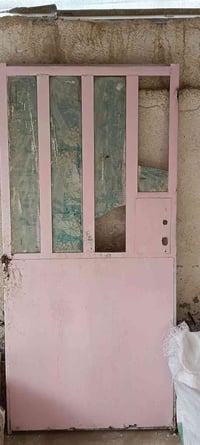 باب • طول ٨٧سم • عرض ٩٠سم