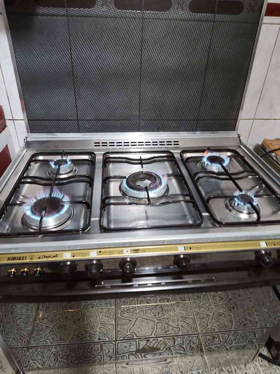 طباخ كريازي مصري 5 عيون نار زركه وعاليه غاز وكهرباء  شغال جداحه شوايه كلوب فرن بلادي سعر 290وبي مجال العنوان الدوره


**إذا كنت صاحب هذا الإعلان وتريد حذفه لأي سبب، رجاءا أرسل رسالة إلى الدعم الفني**