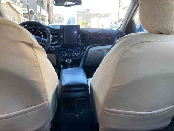 السلام عليكم 
كيا اوبتما موديل 2012 خليجية مكينة 2000دوش ماشية 153الف  بيها قطعتين صبغ الجاملغات الخلفية بدون حادث اوضرر فول مواصفات بصمة بنوراماطكتين  حساسات امامية خلفية شاشة كأمره دواره تحكم استيرن تبريد قطعتين تخم تاير صدر امامي خلفي اي نقص مابيها مكاني بغداد الجديدة السعر 114 وبيها مجال ***********
