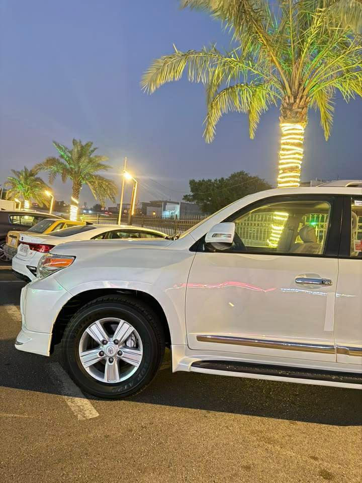 للبيع لاندكروز 2014 ساز SAS باب اول مكفولة كفاله عامه  سونار مرفق بل منشور معروفه مواصفات الساز السياره جديده بل عافية عل ياخذها ماشيه 84 الف  السياره رقم أربيل باسمي شرط التحويل  السياره جاهزه من تخم تاير صدر محرك وكير وضع شركة  السياره جديده بمعنى الكلمه احلى من الصور بهواي
السعر 405$$ورقه وبيها مجال للاستفسار اتصل *********** 
مكاني / بغداد البياع
