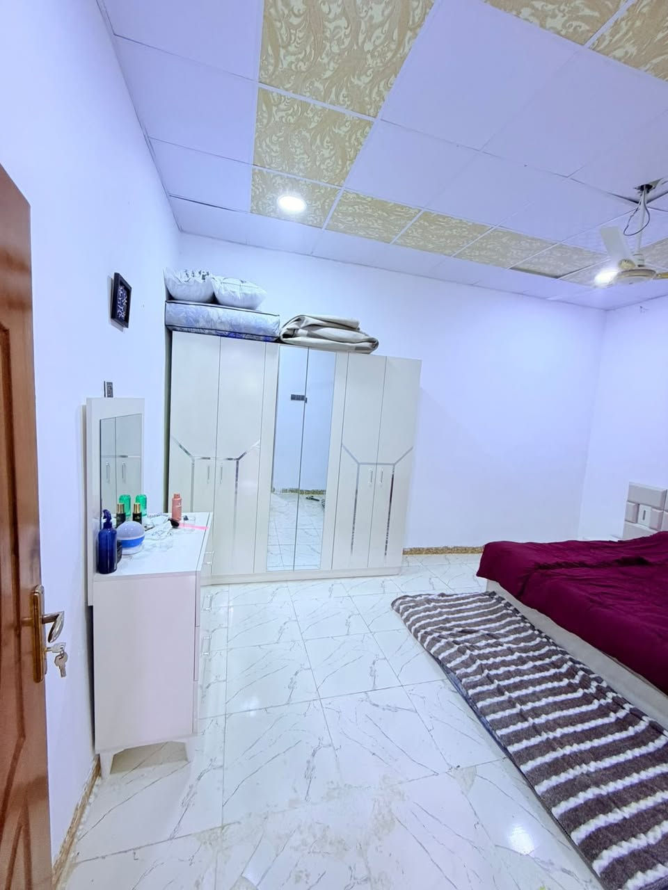 ‏يا الله بيت للبيع زراعي نجف حي ميسان قرب سكله الكرعاوي

‏المساحة.  100 متر  صب كون كريت. بناء جنائ

‏قرب شارع 60   يحتوي على غرفة    صالة     مطبخ

￼ استقبال.   صحيات   داخلية وخارجية

‏السعر    58 وبي مجال    

‏الاتصال على الأرقام.   ***********     ***********
""""""""""""""""""""""""""""""""""""""""""""""""""""
            ‏مراجعة مكتب أبو حوراء الحسناوي

‏عنوان المكتب حي ميسان مقابل السوق الأخير

    ‏يوجد لدينا. بيع شراء إيجار رهن
""""""""""""""""""""""""""""""""""""""""""""""""""""
