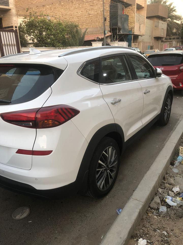 السلام عليكم
توسان موديل ٢٠١٩ خليجي فول مواصفات عده الفتحه ضرر مبين بالسونار المرفق مع الصور 
السعر ١٨٨ وبيها مجال ***********
