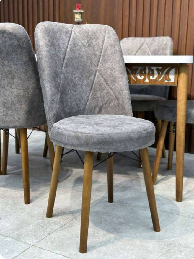 ***********
قيم واخذ 
ميز طعام تركي ٦ كراسي 
جديد مصارلي هواي من مشتريته بس راح انتقل لبيت لشقه اصغر
عنوان بغداد العطيفية 
(( شراي يراسلني واتساب ))
