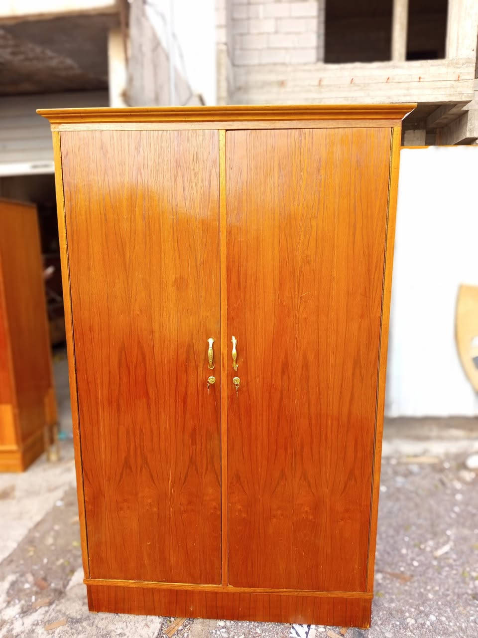 ميز تواليت مع زاويه انظاف سعرهم اثنينهم ٤٥ الف
قنصور بابين شرط شرط النظافه شغل ثقيل حيل سعرها ١٢٥ الف
رفاعي يم طرشي الشفاء ***********
