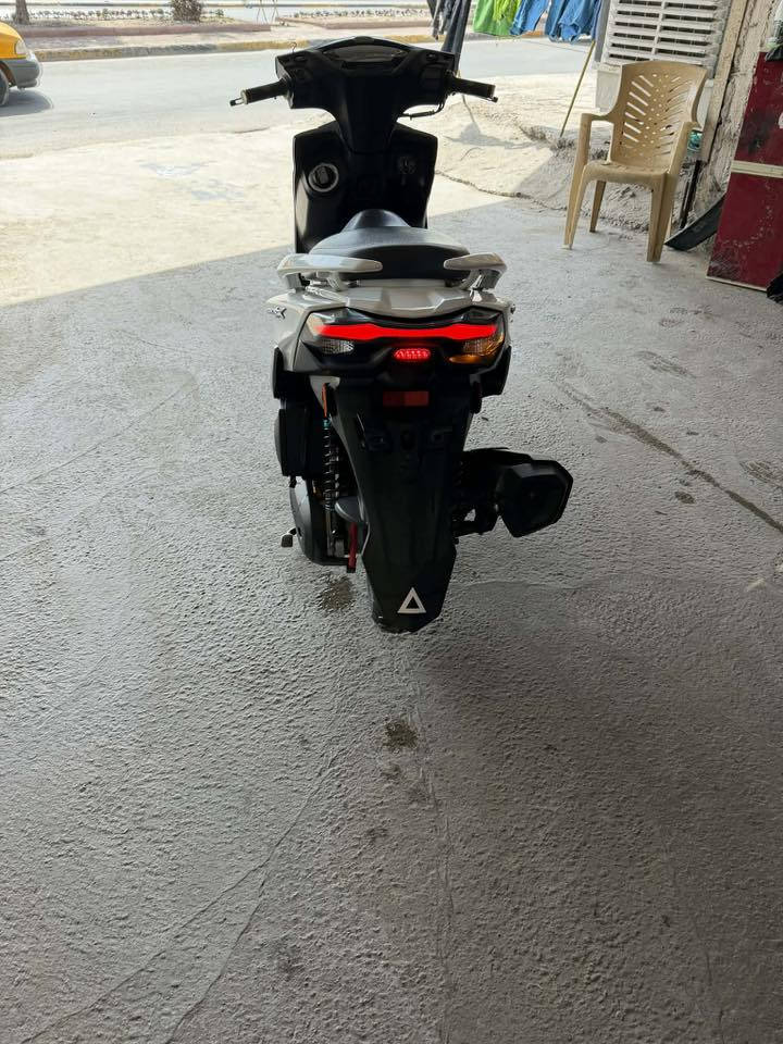 سلام عليكم للبيع سكنس x5 ماشيه 24 الف 

***********
