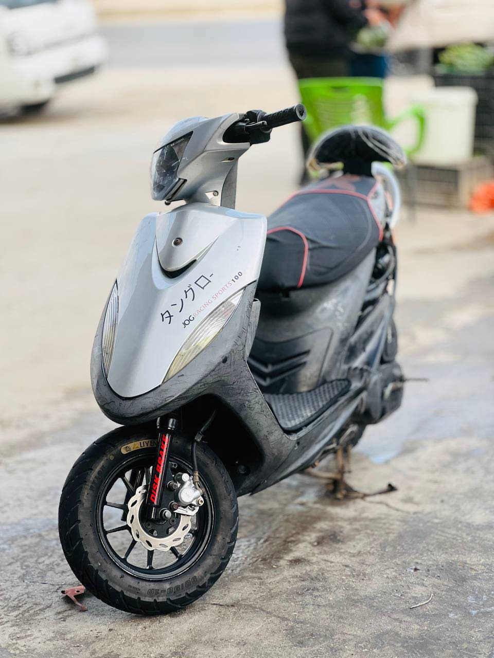 سلام عليكم. 
 دراجه من نوع ماكس طالعه بشهر 7طالعه من لرمبه بكلات موجود مالته كفرات كله ختم واحد وموجودات السعر مناسب لأتصال على الرقم***********
