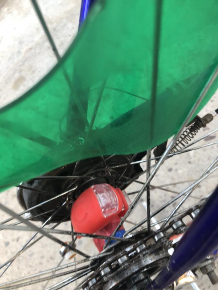 سلام عليكم الباسكل نضيف سعر 100 هوه الغراض***********
