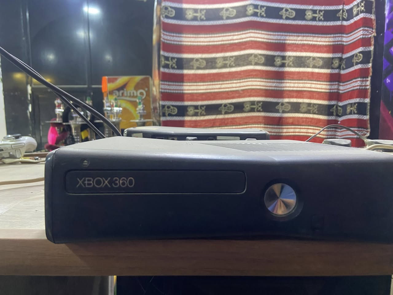 السلام عليكم XBOX360 للبيع مكاني تكريت عندي 6 قطع ويا يداته وكامل ملحقات شغالات مابيهن اي عيب الشراي يتصل او يراسلني سعر القطعة 90 ألف ***********

