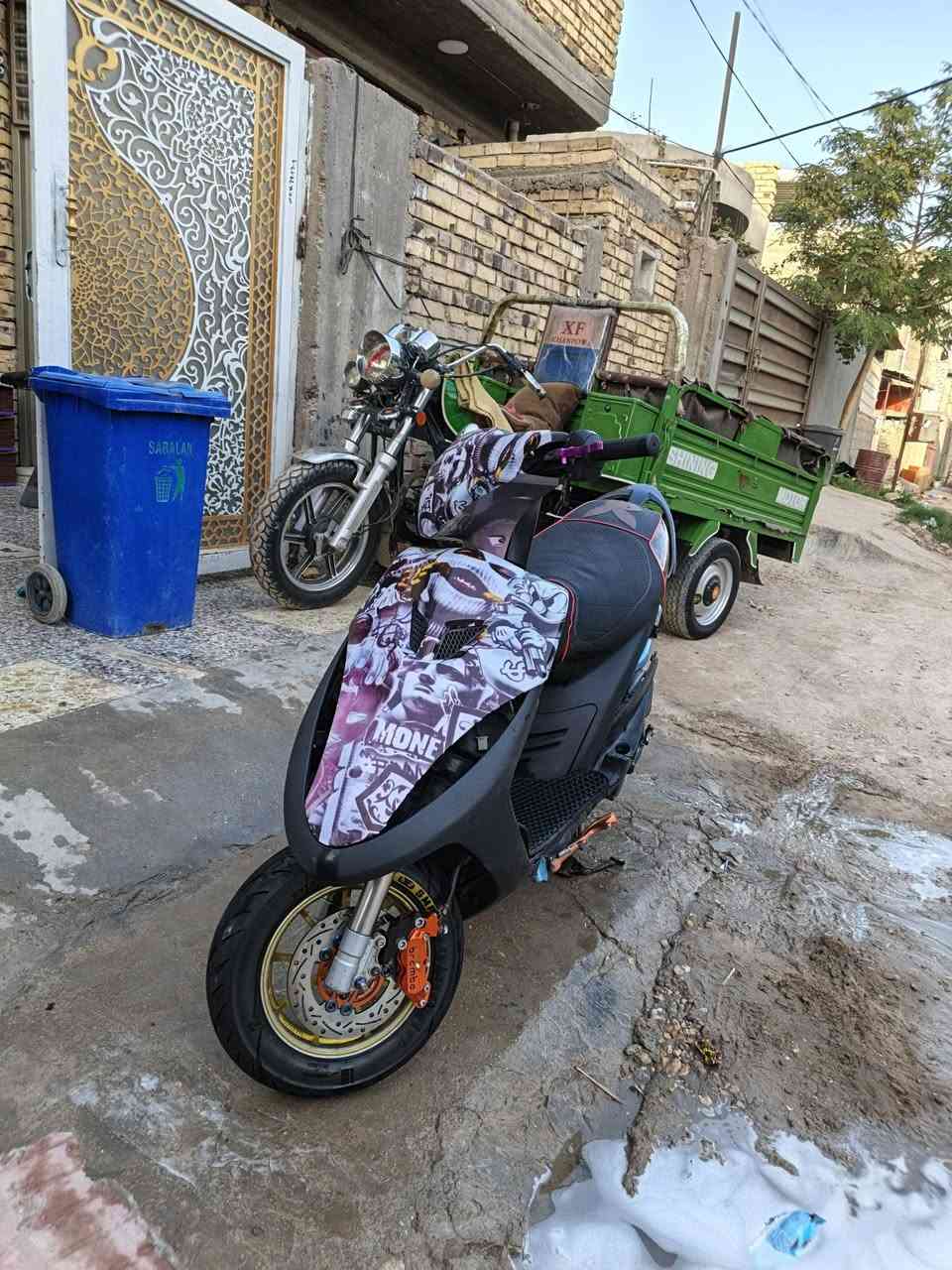 السلام عليكم شونكم حبايب
ماكس عدله الدراجه تعمير جديد 

شاصي مصبوغ سمائي حراري

تايرات جلاتين ووياله ذهبي 💛

فج برامبو وصينيه اصليه 

صدر امامي وخلفي اصلي بلادي 

قطره دهن وقبق فلاوين برتقالي 🧡

صالصنه BF جناح كاربون فايبر

كلجات WF  اصلي 
ستاند صفح برتقالي وشيال كرزي 

كفرات اربع ولفات موشمات كشن اربع ولفات 

اخوان الدراجه عداده وغراضه كاملات وهواي بيه سوالف مذاكرهن مكينته 55 سعر 750 وبيه مجال قليل رقمي ***********
