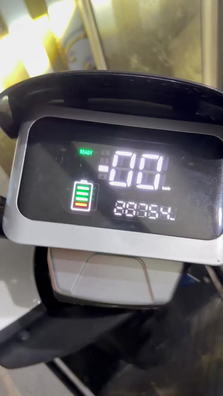 للبيع دراجة شحن باتريات 6 كبار مصطرة تمشي 60 كيلو اي نقص ما بيها سعرها خاص رقم ***********
