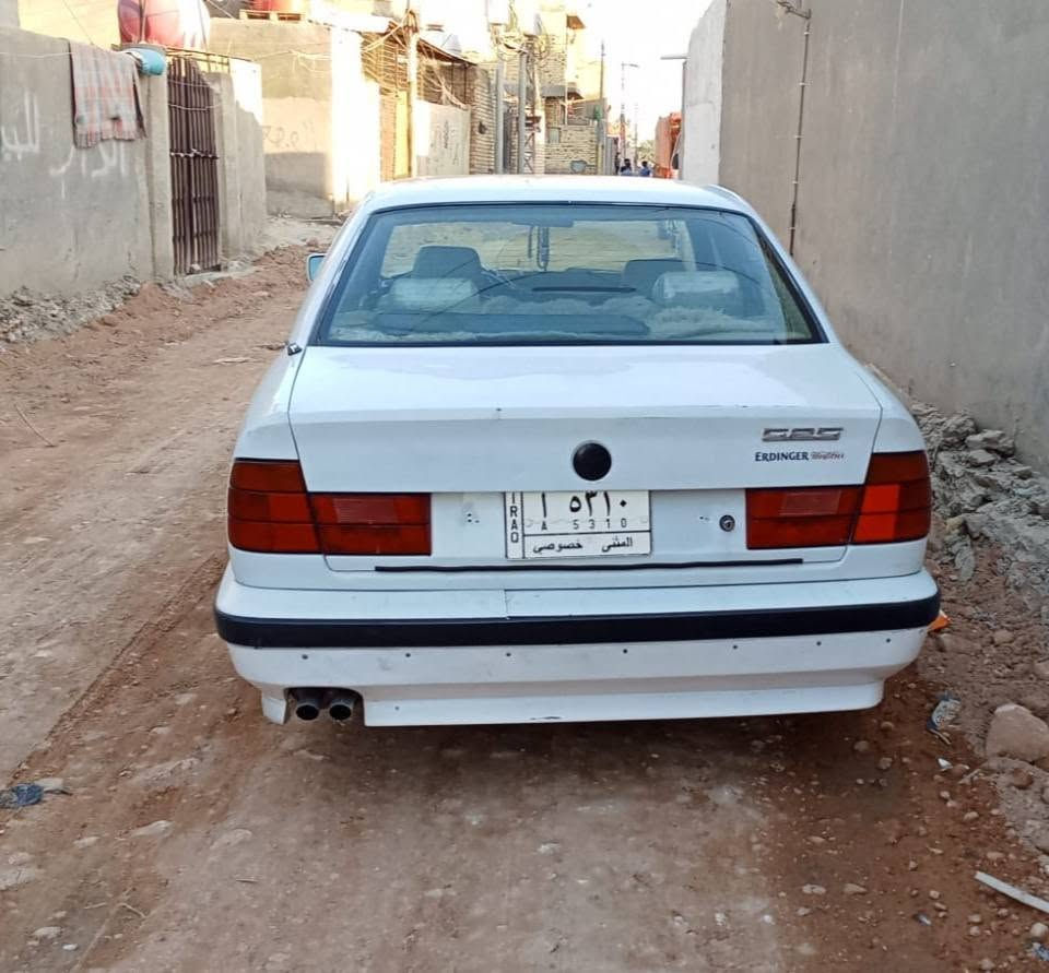 بي ام 525للبيع موديل 92محرك مسكر تبريد شغال ابيع هل موجود سعر 40 او مراوس حسب القناعه رقم الهاتف ***********

