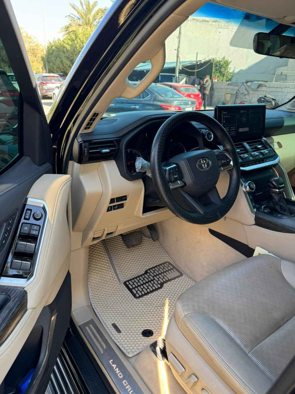 لاندكروز 2023 Vx ساز
سيارة جديدة جدا مغلفة ppf
ماشيه 27 الف 
فول فول مواصفات شاشة كبيرة لمس كاميرا 
حاسة رادارات كشن جلد كشن كاراباي بصمة 
 تشغيل عن بعد تحكمات ستيرن بلتوس اوكس
 كار بلي أوتو ستوب للتحذيرات تبيرد مركزي
 تحديد سرعة محرك 6 سلندر فورويل سلايد فتحه
محرك كير واير بشرط مامفتوح 
سيارة حيل نظيفة كلشي عل بلاد جديد 
سنوية هزة كلشي جديد مدفوع لـ
باسمي السنوية بشرط تحويل وغرامـة
سيارة مابيـها دينار مصرف كامل من كل نواحي
للاستفسار 
***********
مكان السياره ( بغداد اليرموك )
