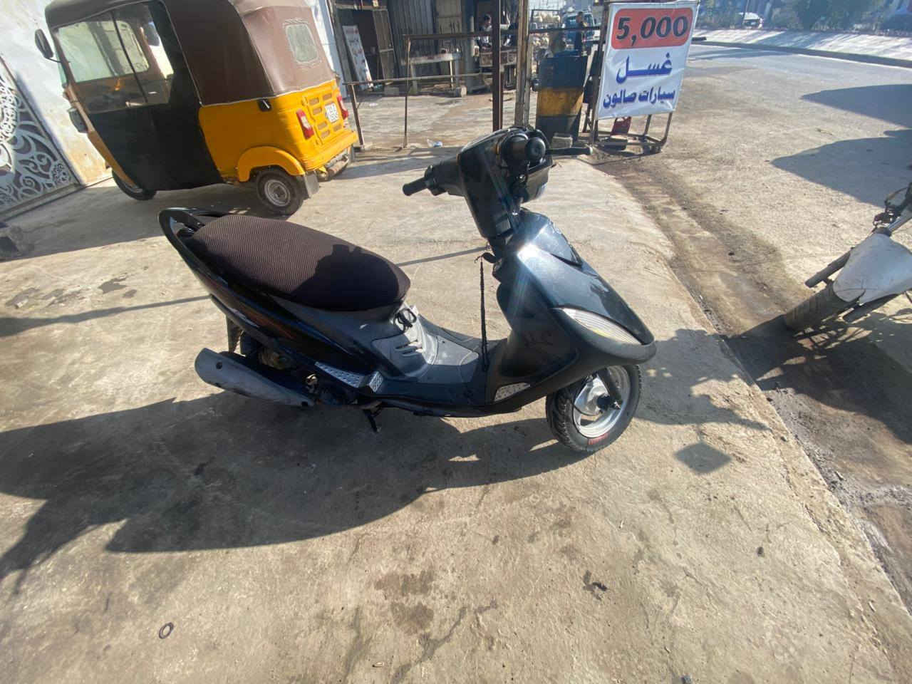 سلام عليكم ماكس للبيع  سعر ٦٥٠ وبيه مجال  ادراجه شوفت يعنكم نضيفه  مكينه بلاديه مكان  بياع تقاطع درويش
***********
