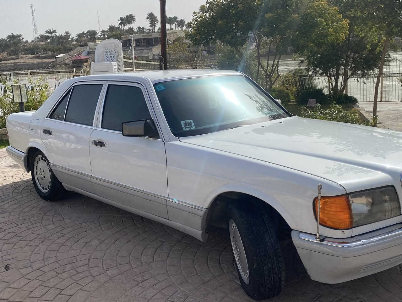 سلام عليكم مرسدس باب قصير سياره على بلاديه كله غرفه بلاديه مكينه ماملعوب بيه تايرات جداد صدر امامي خلفي تبريد ثلج (ملاحظه سياره بيه قطع صبغ مو كله )***********
