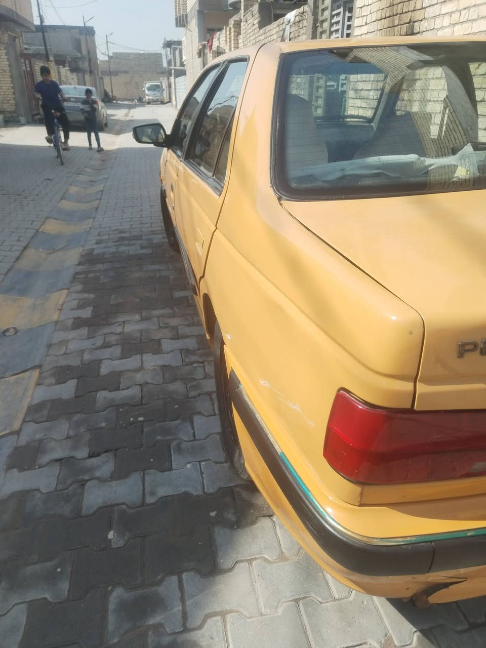سلام عليكم عندي سياره البيع شوف العين السيارة جاهزه الشارع مديل السياره 2015 مكان السياره في بغداد الشعله الرقم ***********
