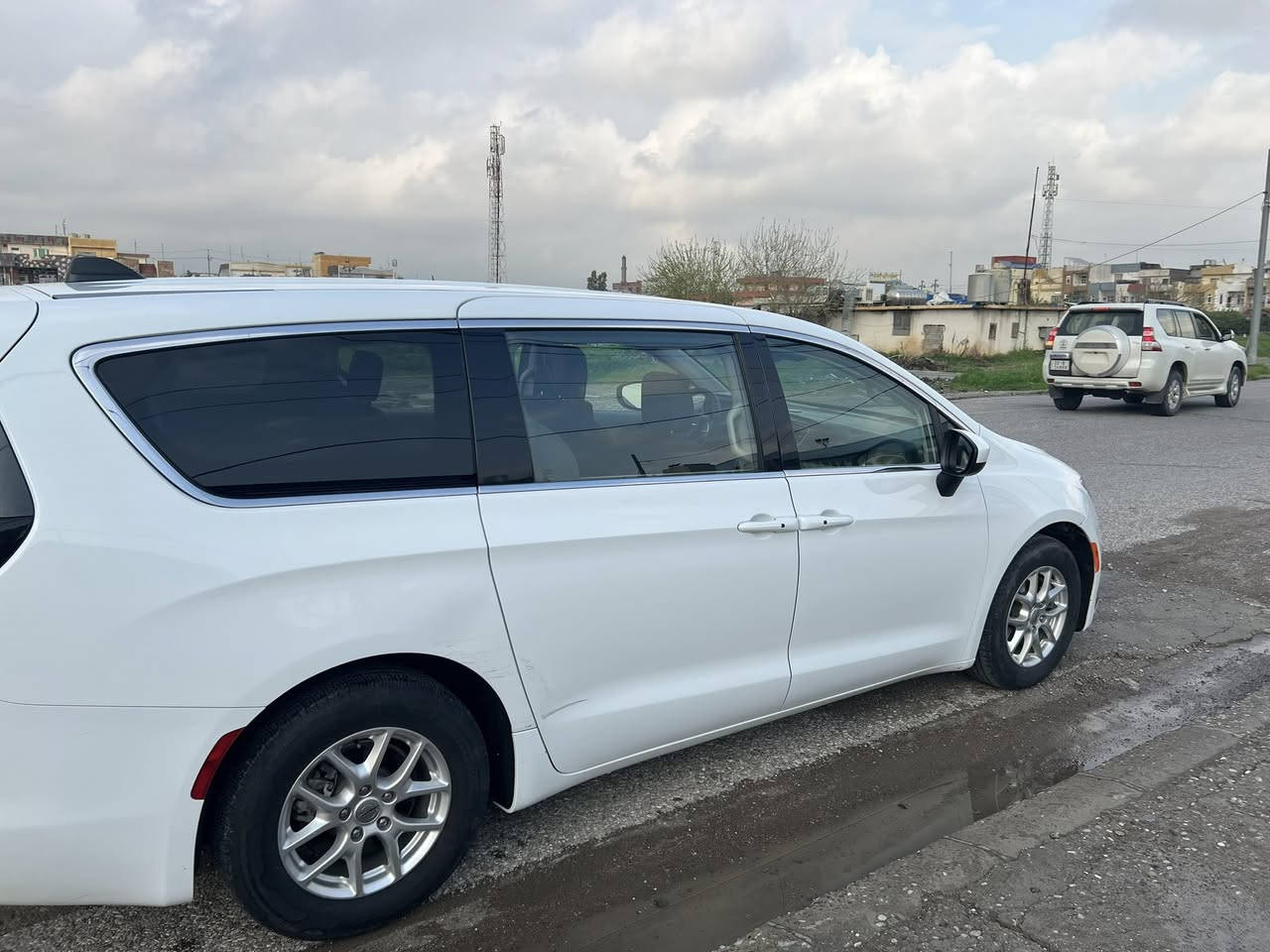 السلام عليكم باسفيكا فيوجر 2023 رقم اربيل اجره ماشيه 72 الف كيلو بيه خط علاوي اربيل جاهزه لشغل 
حادثه خشم البنيد وبيه قطع كلير امريكا
الاستفسار ع ***********
