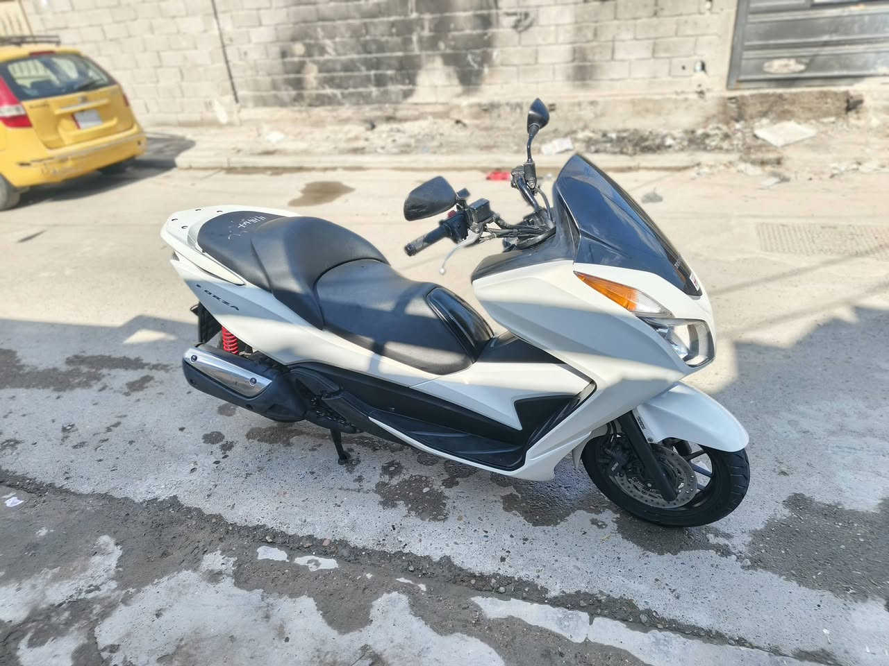 0/12 ياباني ابحالة لوكالة مال رمبه دراجة جديده كفالة  عامه ماشية ٣٠ ألف  أوراق المزاد + كتلوك + وصل المعرض   للبيع السعر    16$ونص   وبيه مجال قليل مكاني شعب   ***********
