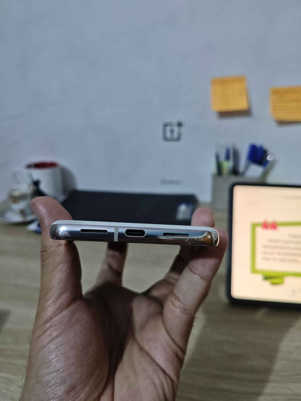 موبايل Google pixel 8 pro 
مستخدم نظيف نظافته 90% 
مكفول من الخلل او التصليح 
رام 12 ذاكرة 128
سيم كارت +E-SIM
ملحقات شاحن اصلي فقط 
السعر 480 الف 
كربلاء حي الغدير شارع المشجر 
توصيل موجود *********** كربلاء, العراق
