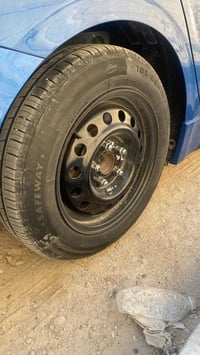 ‏عندي رنكات كلش انضاف  وجديد وتايراتهن جدد السعر 350 وبي مجال ‏هذا رقم...