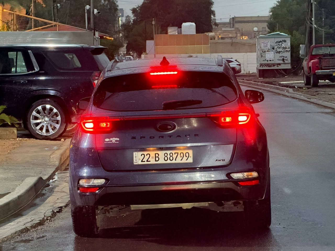 السلام عليكم 
————————
للبيع 
سبورتج أمريكي  
موديل 2021
محرك 2.4 
—————————————
بانوراما 
شفتات بالستيرن 
كشنات جلد + كشنات تدفئة 
فور ويل 
تبريد قطعتين 
رادار قيادة 
رادار تصادم 
توفق ذاتي امامي خلفي 
ستيرن حرف D 
مري شفط 
اشاير بالمري 
3 انضمة قياده 
ماشية 44800 ميل 
لايت وبك لايت لد بلادي 
—————————————————————-
سياره وارد امريكي 
 صور الحادث بالمنشور
( السيارة بيه نص بنيد صبغ فقط))
(( رقم أربيل تريدتحويل تريد وكالة))
(( السيارة بدون ايرباك ))
—————————————————————
مكانه :- بغداد  
السعر :- 180 بيه مجال 
اتصال :***********
