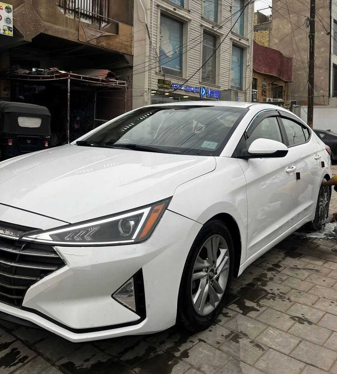 السلام عليكم من رخصه ادارة الكروب
النترا موديل 2020 لون ابيض رقم بغداد 

ماشيه 57 الف ميل محرك 2000 دوش 

حادثه بسيط بطرف الجاملغ الامامي الايمن 

وجزء من البنيد + بيه سونار فحص عدد 2 مرفق

صور الحادث مرفقه بلمنشور 

مواصفات السيارة / تحديد مسار / مانع انزلاق  / 

شاشه / كامرا / تحكمات استيرن /  رادار خلفي / 

سيارة بلحقيقه احلى من الصور 

السعر ب 138 ورقه مع المجال 

رقمي ***********  بي واتساب 

الاثير / ***********  .
